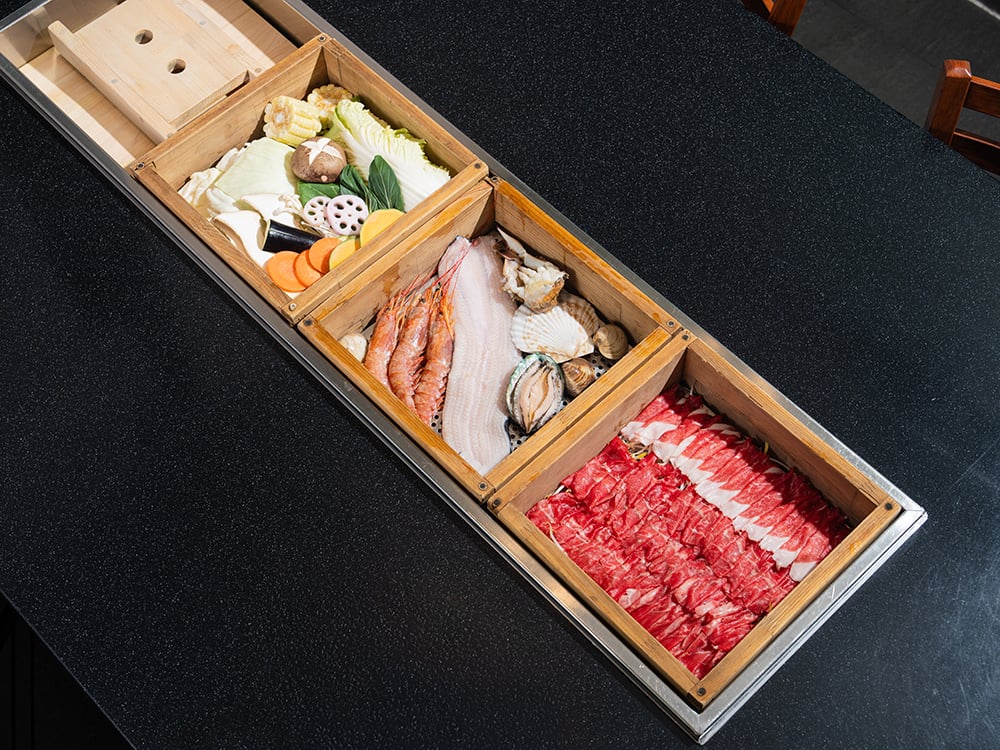セットメニュー (2名基準)  淡水ウナギ1皿 + 野菜1皿